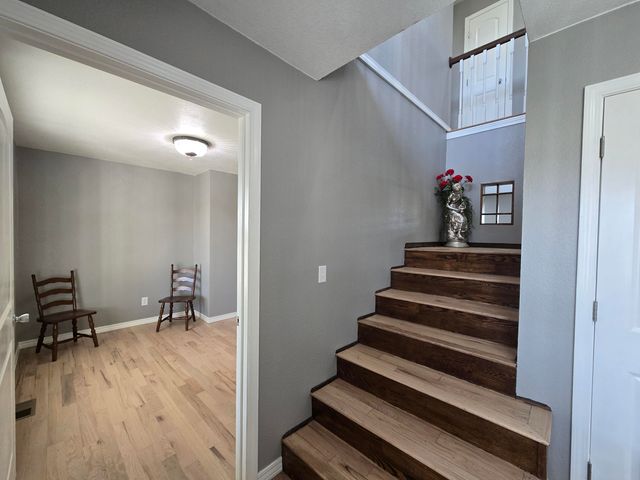 18877 E 1200 Road, Stockton, MO 65785