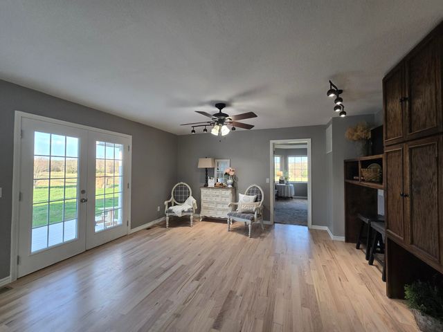 18877 E 1200 Road, Stockton, MO 65785