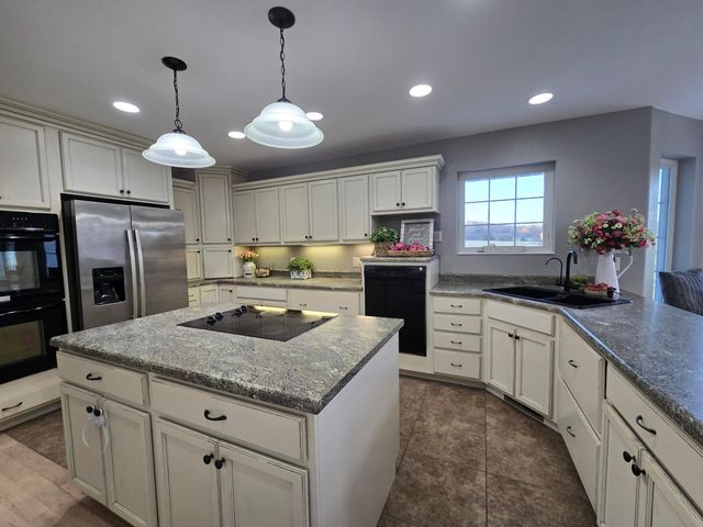 18877 E 1200 Road, Stockton, MO 65785