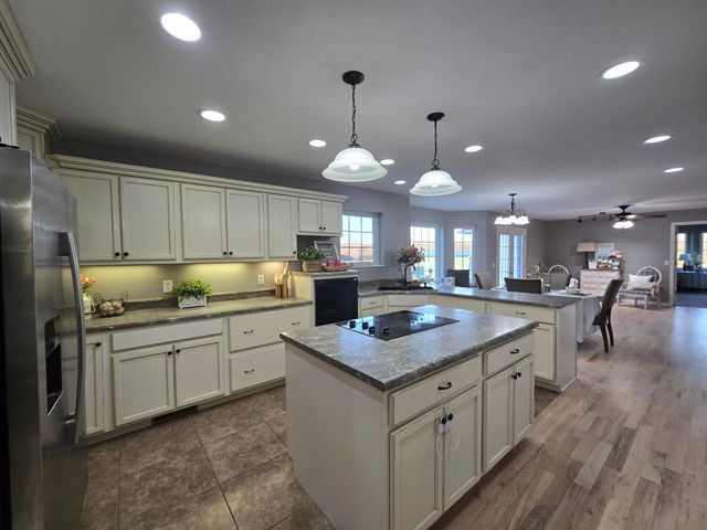 18877 E 1200 Road, Stockton, MO 65785