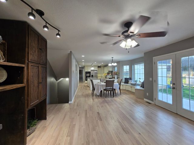 18877 E 1200 Road, Stockton, MO 65785