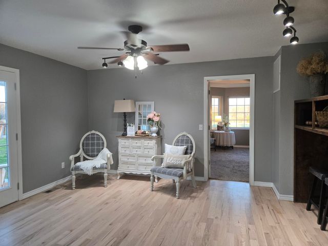 18877 E 1200 Road, Stockton, MO 65785