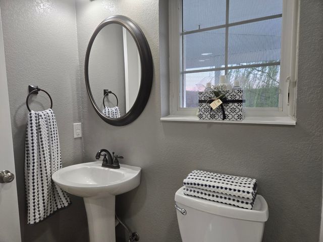 18877 E 1200 Road, Stockton, MO 65785