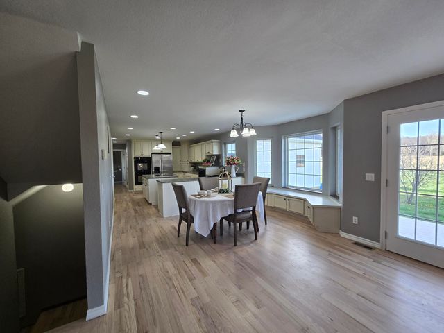 18877 E 1200 Road, Stockton, MO 65785