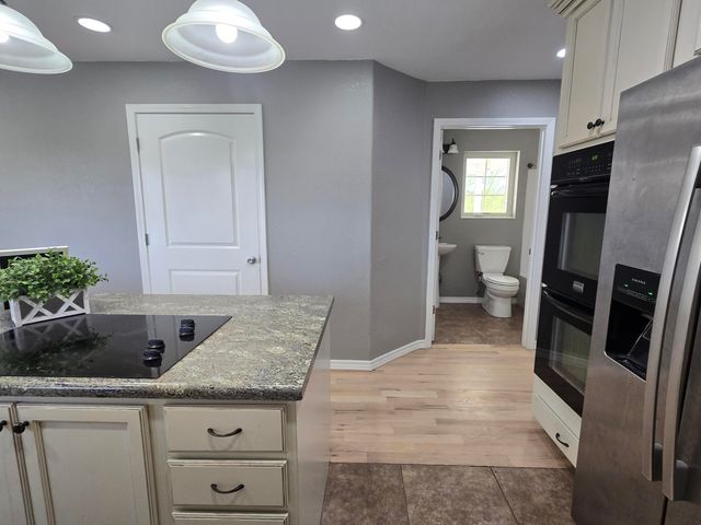 18877 E 1200 Road, Stockton, MO 65785