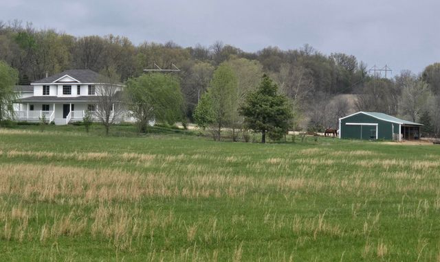 18877 E 1200 Road, Stockton, MO 65785