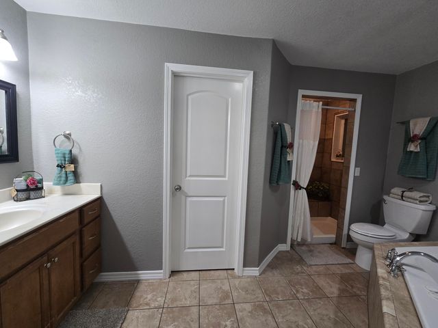 18877 E 1200 Road, Stockton, MO 65785