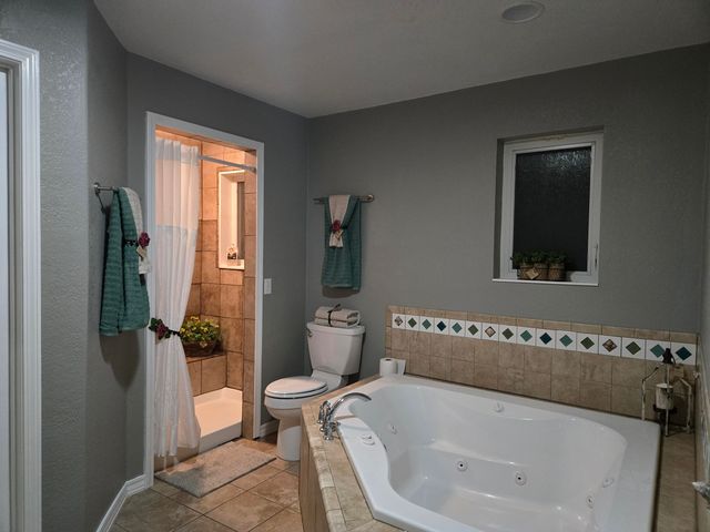 18877 E 1200 Road, Stockton, MO 65785