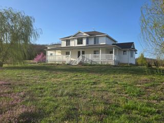 18877 E 1200 Road, Stockton, MO 65785