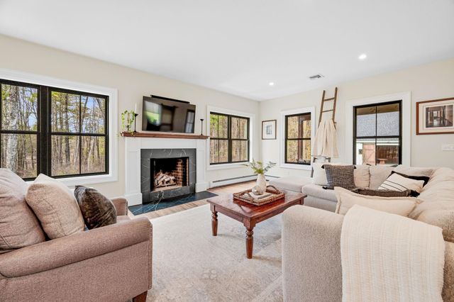 24 Old Stage Road, Hampton Falls, NH 03844