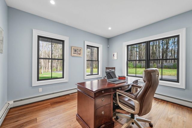 24 Old Stage Road, Hampton Falls, NH 03844