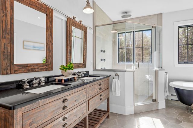 24 Old Stage Road, Hampton Falls, NH 03844