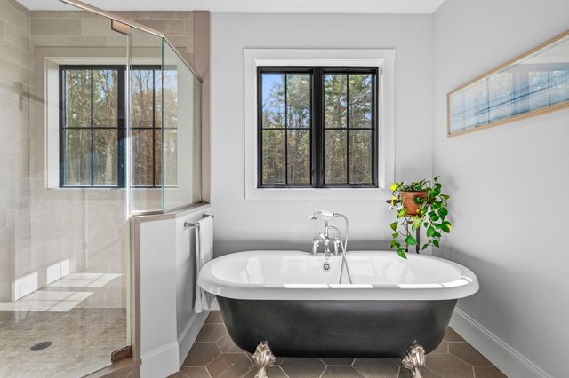 24 Old Stage Road, Hampton Falls, NH 03844