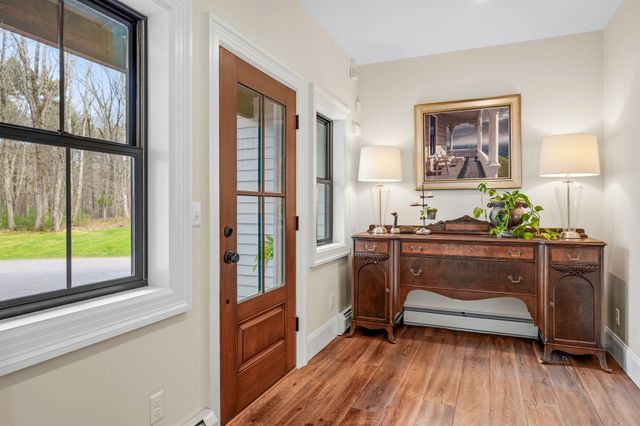 24 Old Stage Road, Hampton Falls, NH 03844