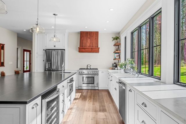 24 Old Stage Road, Hampton Falls, NH 03844