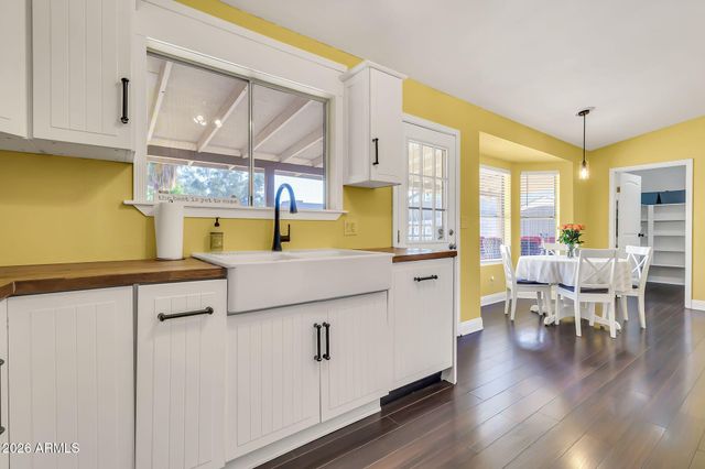 203 E Desert Lane, Gilbert, AZ 85234