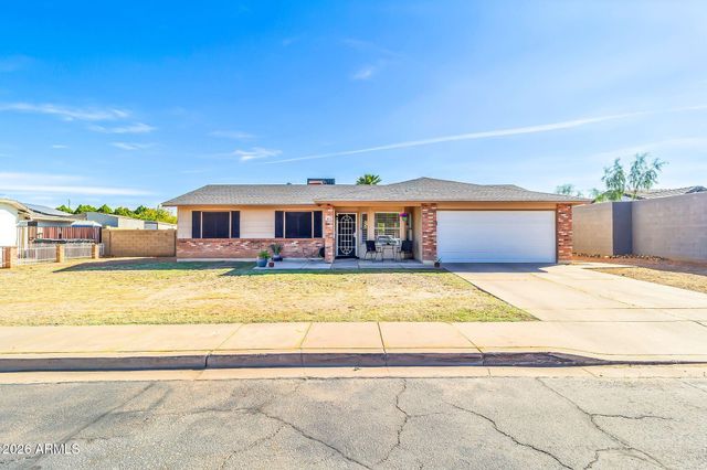 203 E Desert Lane, Gilbert, AZ 85234