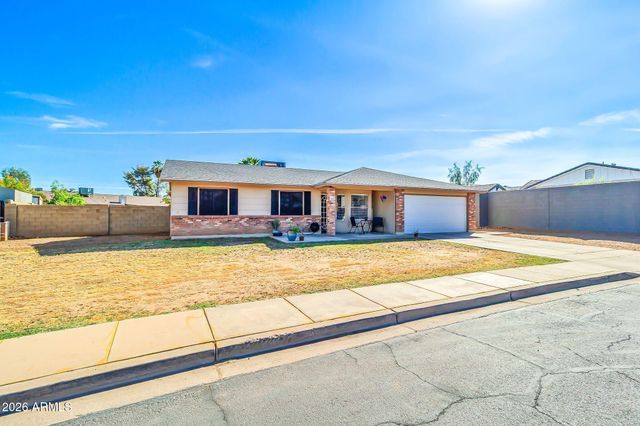 203 E Desert Lane, Gilbert, AZ 85234