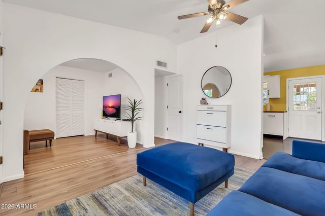 203 E Desert Lane, Gilbert, AZ 85234