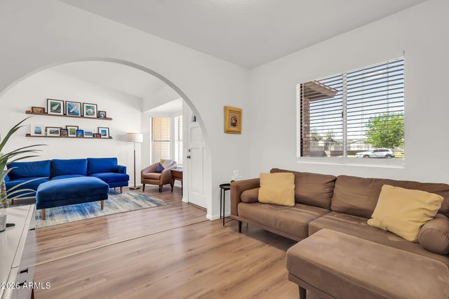 203 E Desert Lane, Gilbert, AZ 85234