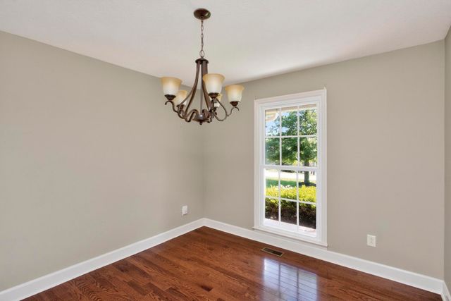 505 Lakeside Dr, Springfield, TN 37172