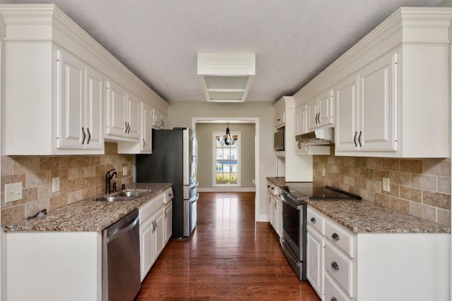 505 Lakeside Dr, Springfield, TN 37172