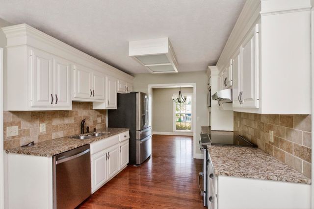 505 Lakeside Dr, Springfield, TN 37172