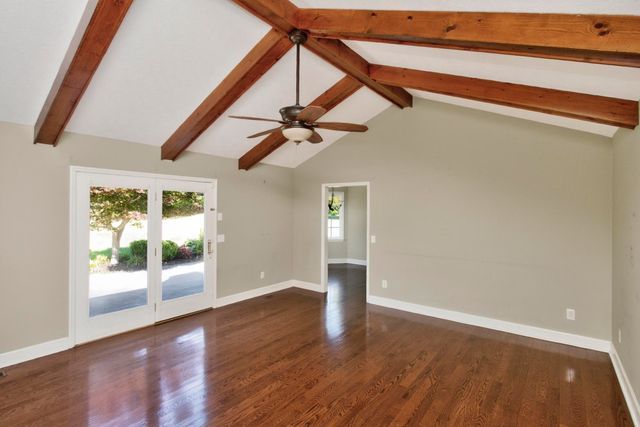 505 Lakeside Dr, Springfield, TN 37172