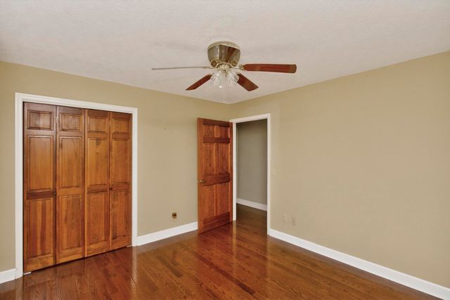 505 Lakeside Dr, Springfield, TN 37172