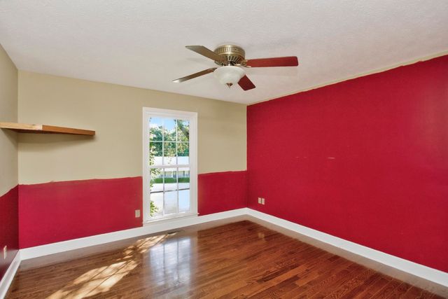 505 Lakeside Dr, Springfield, TN 37172