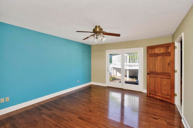505 Lakeside Dr, Springfield, TN 37172