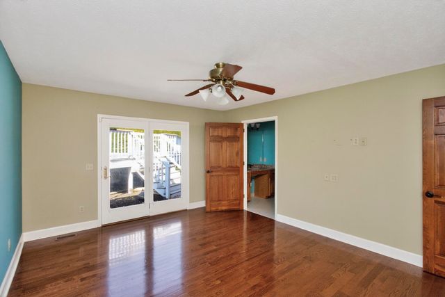 505 Lakeside Dr, Springfield, TN 37172
