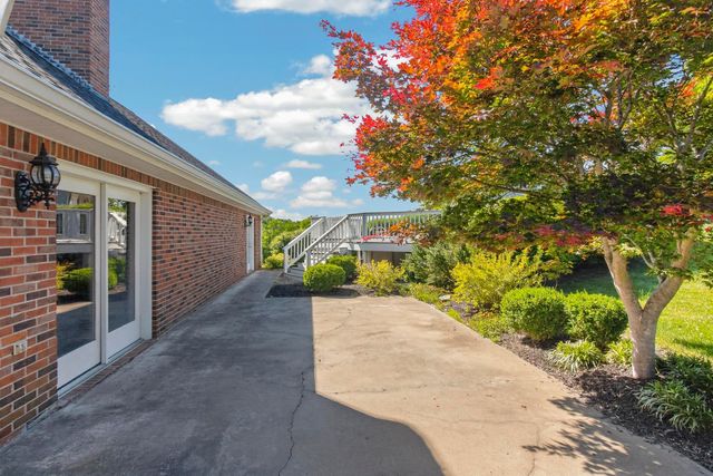 505 Lakeside Dr, Springfield, TN 37172