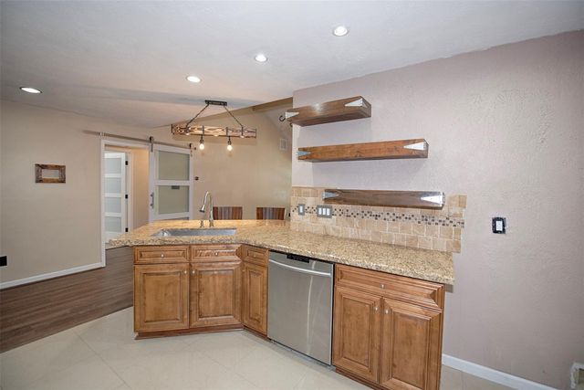 4714 Widerop Lane, Friendswood, TX 77546