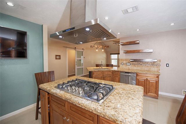 4714 Widerop Lane, Friendswood, TX 77546