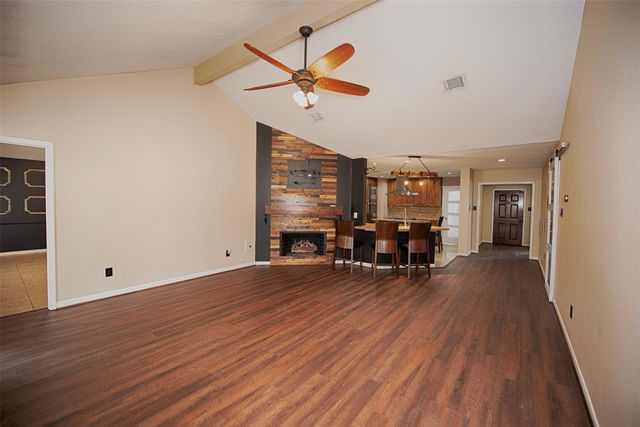 4714 Widerop Lane, Friendswood, TX 77546