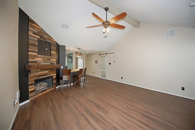 4714 Widerop Lane, Friendswood, TX 77546