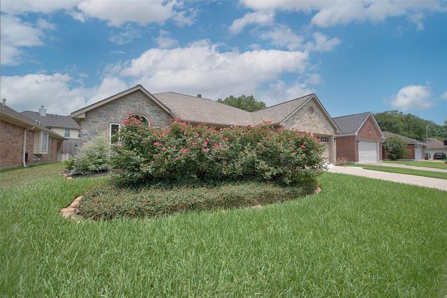 4714 Widerop Lane, Friendswood, TX 77546