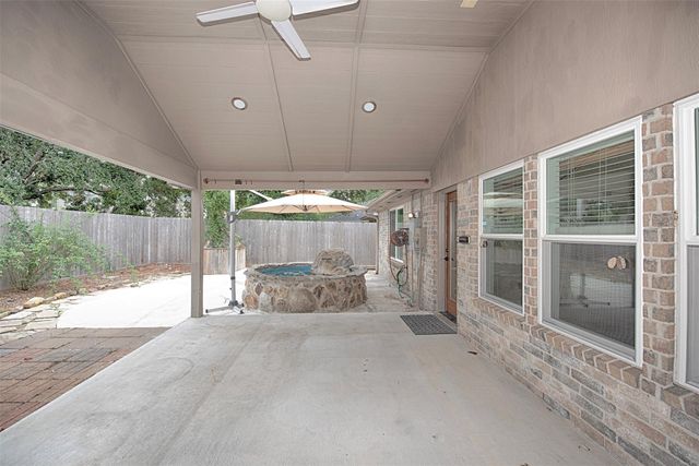 4714 Widerop Lane, Friendswood, TX 77546