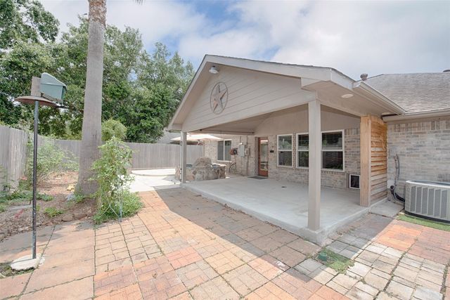 4714 Widerop Lane, Friendswood, TX 77546