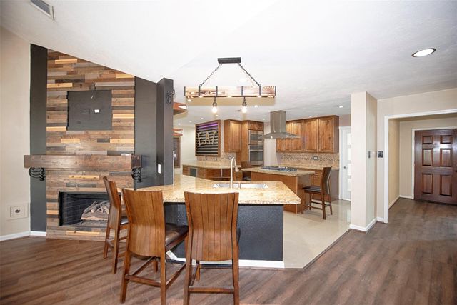 4714 Widerop Lane, Friendswood, TX 77546