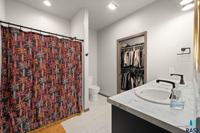 5312 S Chinook Ave Avenue, Sioux Falls, SD 57108