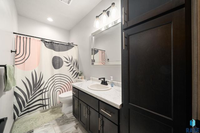 5312 S Chinook Ave Avenue, Sioux Falls, SD 57108