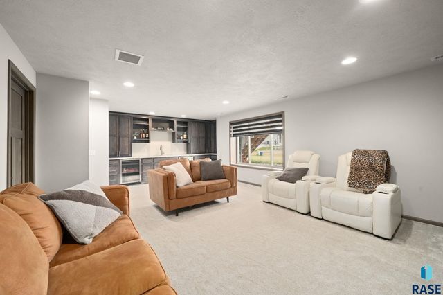 5312 S Chinook Ave Avenue, Sioux Falls, SD 57108