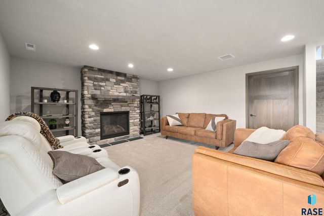 5312 S Chinook Ave Avenue, Sioux Falls, SD 57108