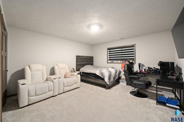 5312 S Chinook Ave Avenue, Sioux Falls, SD 57108