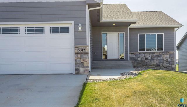 5312 S Chinook Ave Avenue, Sioux Falls, SD 57108