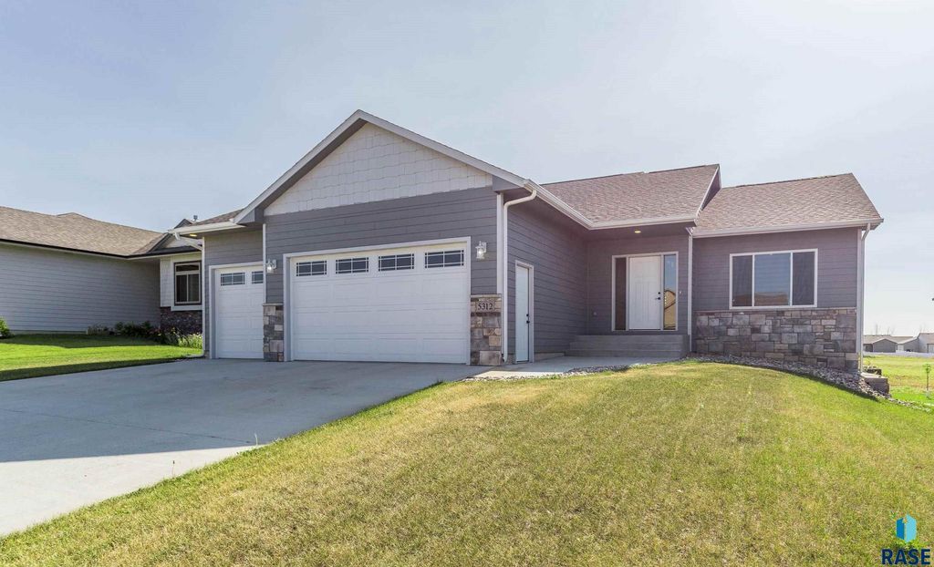 5312 S Chinook Ave Avenue, Sioux Falls, SD 57108