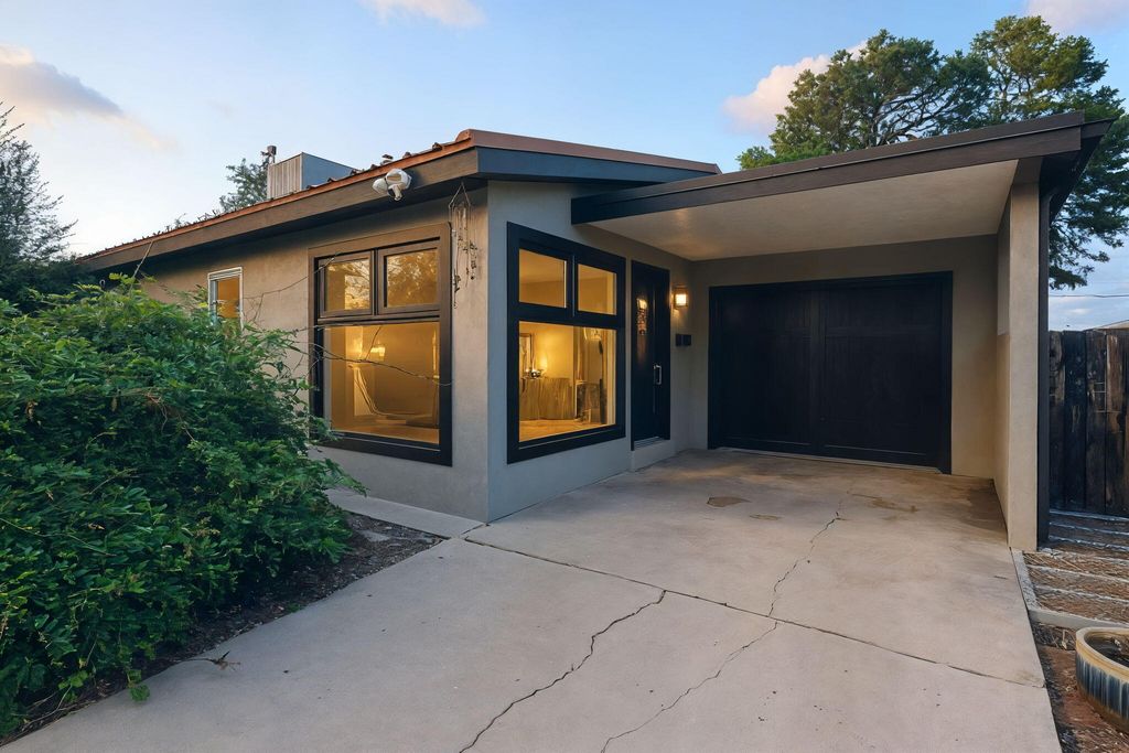 11008 Morris Court NE, Albuquerque, NM 87112
