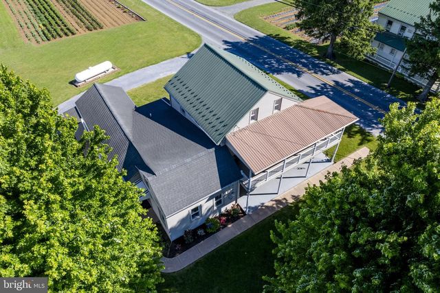 680 N RAILROAD AVE, New Holland, PA 17557